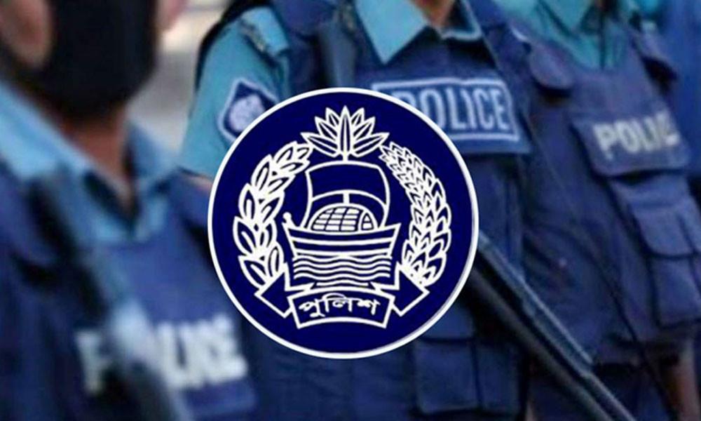 এবার আওয়ামী লীগের মিছিল থেকে পুলিশের ওপর হামলা